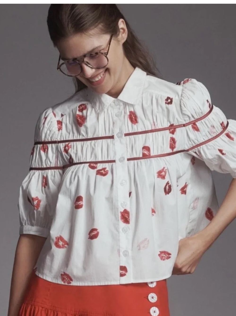 Anthropologie Maeve Leandra White Button-Front Blouse with Red Lip Print